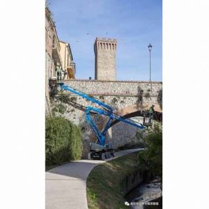 曲臂式高空作業(yè)車(chē)